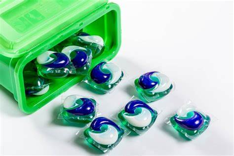 Water soluble detergent pods